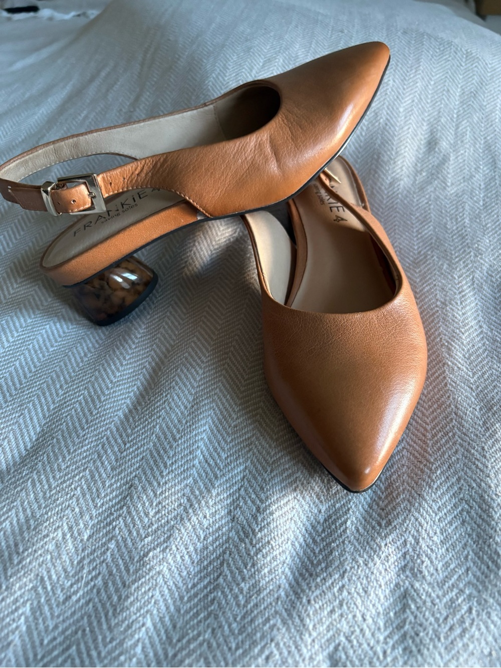 Frankie4 Juliet II Tan Slingbacks with Tortoise Heel